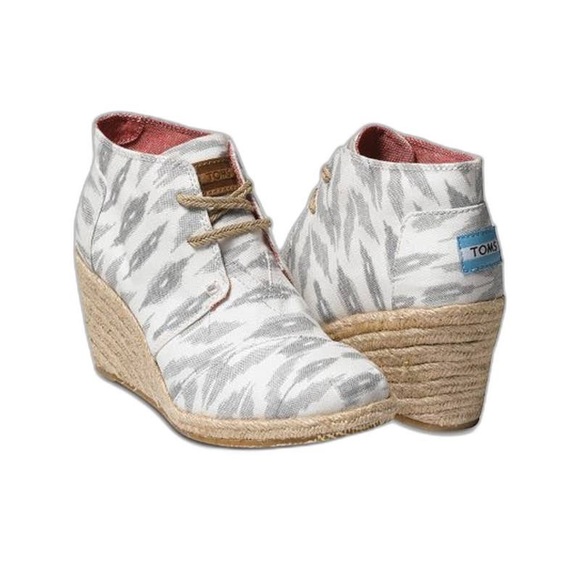 TOMS Gray Ikat Desert Wedge Booties Shoes Women's Size 5.5 NWOB - Picture 1 of 5